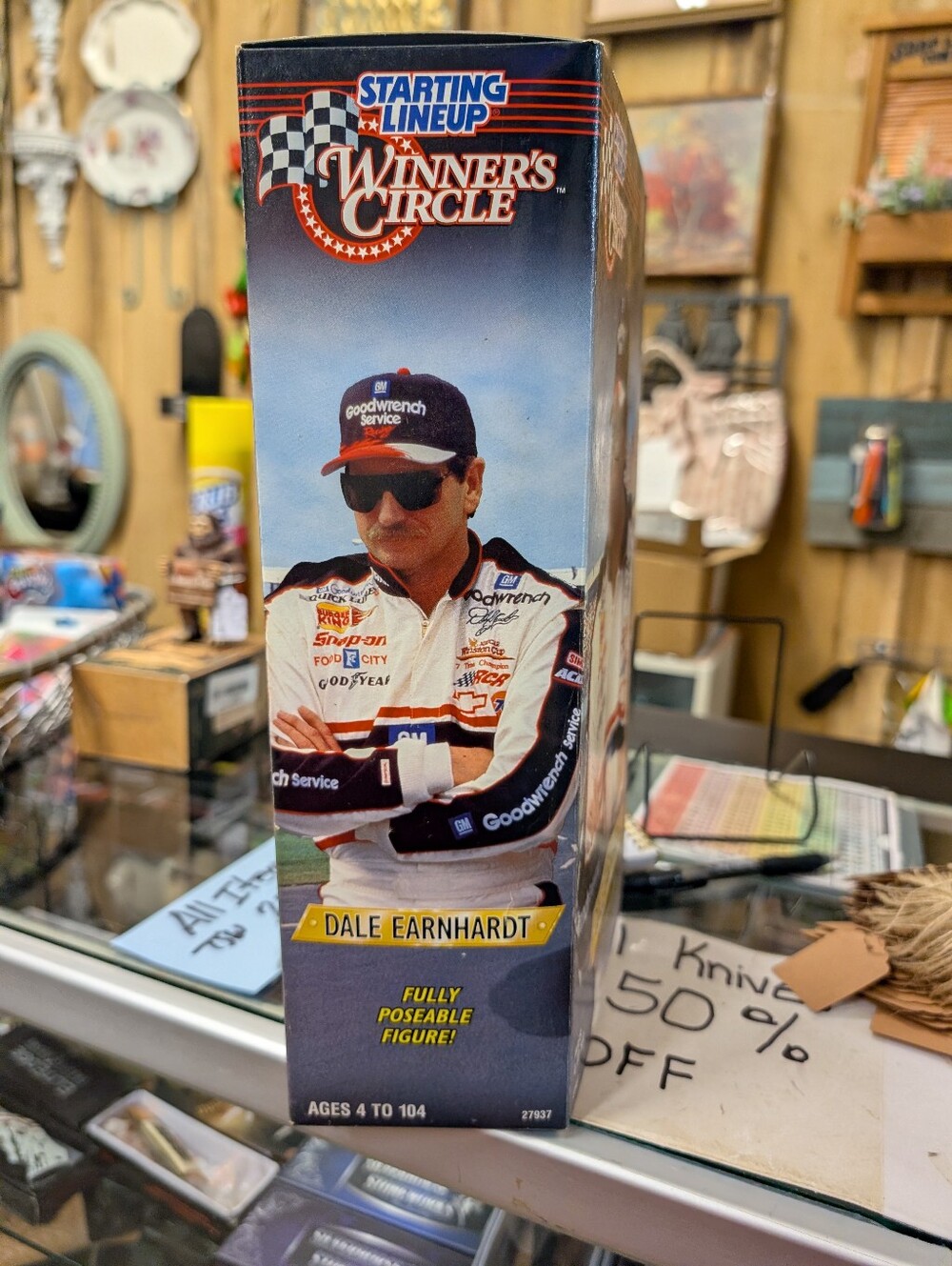 Dale Earnhardt Racing Figure Winner's Circle - Picture 3 of 6